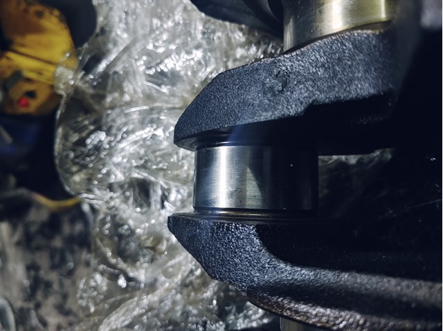 Коленвал двигателя на Citroen C5 I DC