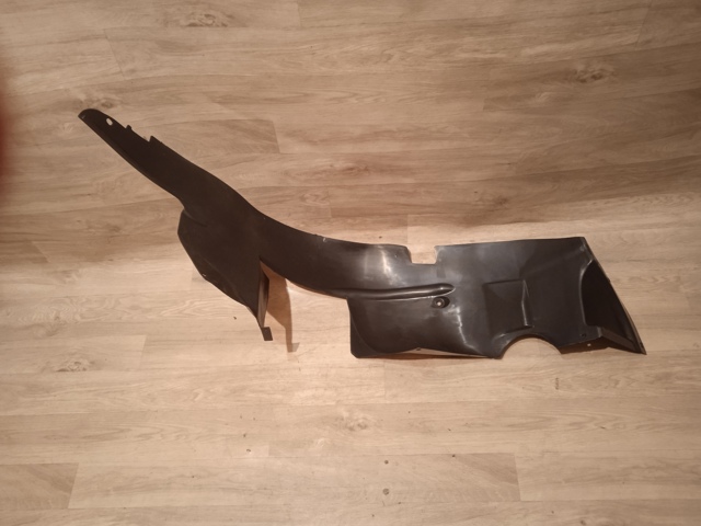 Подкрылок передний правый PEJ15PR003 Dega