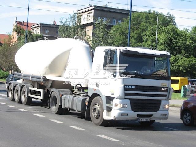 Передний бампер 1363375 DAF