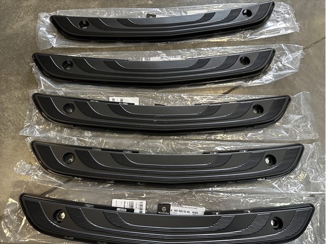 Накладка бампера переднего Mercedes A90788505009K83 цена, от 50.77 USD