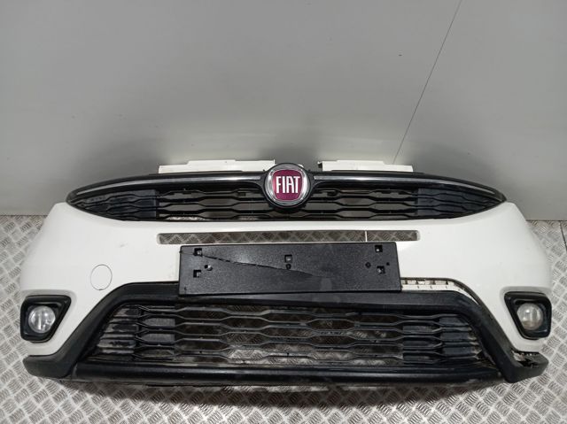 Передний бампер 735622295 Fiat/Alfa/Lancia