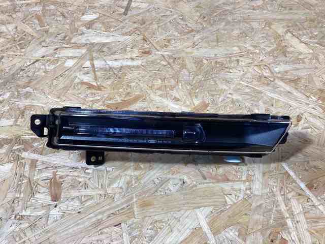 Правая противотуманная фара Land Rover LR093416