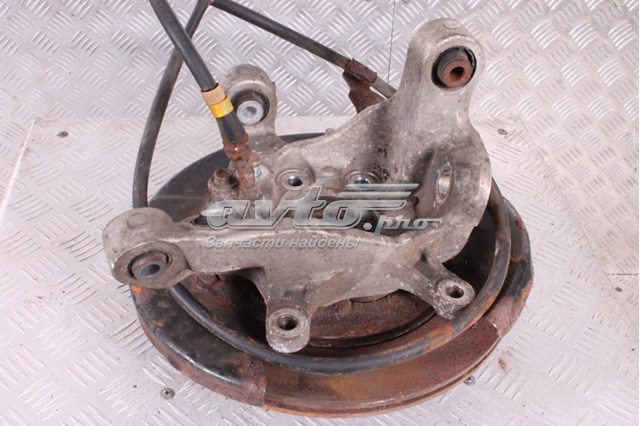 Цапфа задняя левая 43019JK000 Nissan/Infiniti