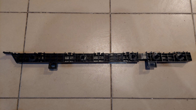 Кронштейн бампера переднего правый 109198700C Tesla
