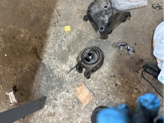 1103F7 PEUGEOT Radiador de aceite, bajo de filtro original y equivalente