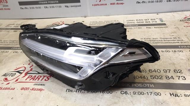 Фары Volvo 31655721