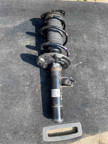 E43026RR0E Nissan/Infiniti Амортизатор передней подвески правый