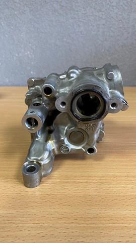 PY0114100 Mazda Масляный насос двигателя