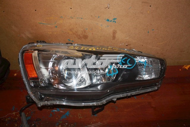 Фара правая Mitsubishi 8301C348