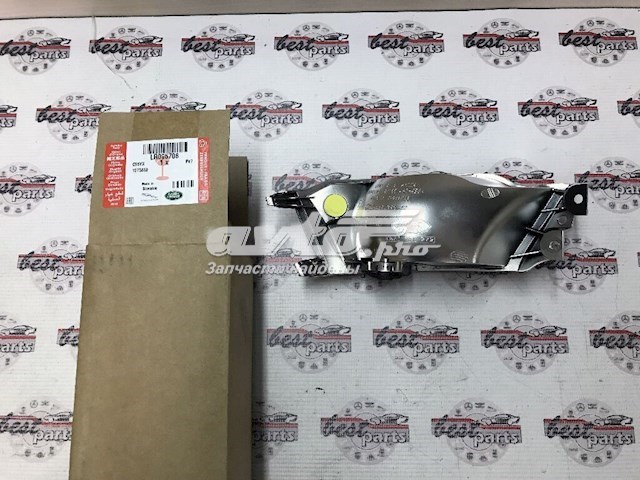 Фонарь заднего бампера правый LR095708 Land Rover