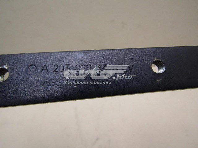 Петля капота левая A2038800328 Mercedes