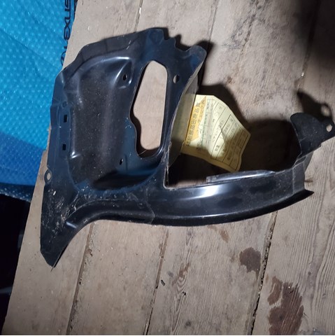 Soporte, piloto trasero izquierdo 6169812913 TOYOTA
