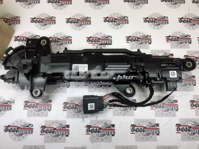 LR168643 Land Rover Ручка передней двери наружная, левая