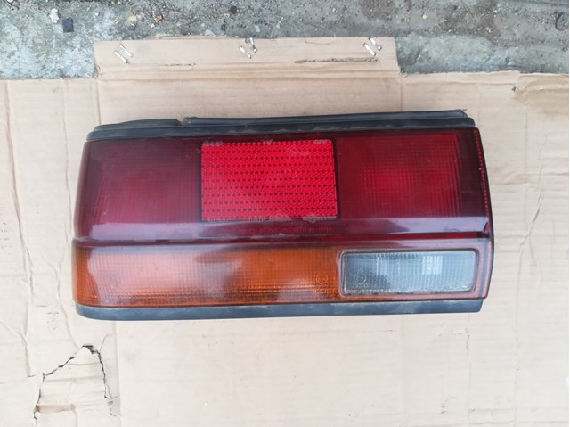 Задний левый стоп на Nissan Bluebird  T72 , T12