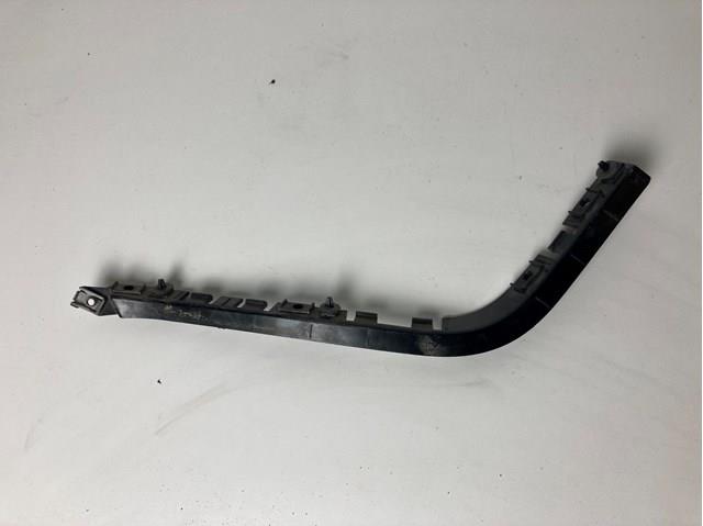 Направляющая заднего бампера правая LR061274 Land Rover