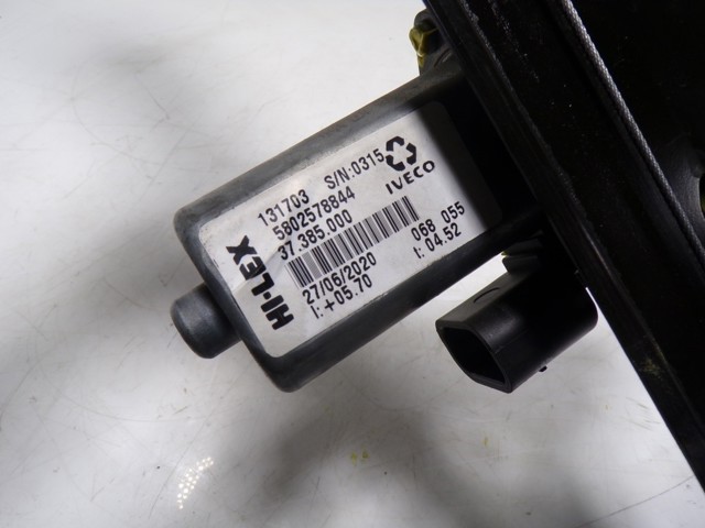 Стеклоподъемник передней правой двери Iveco 5801901052 цена, от 67.84 USD
