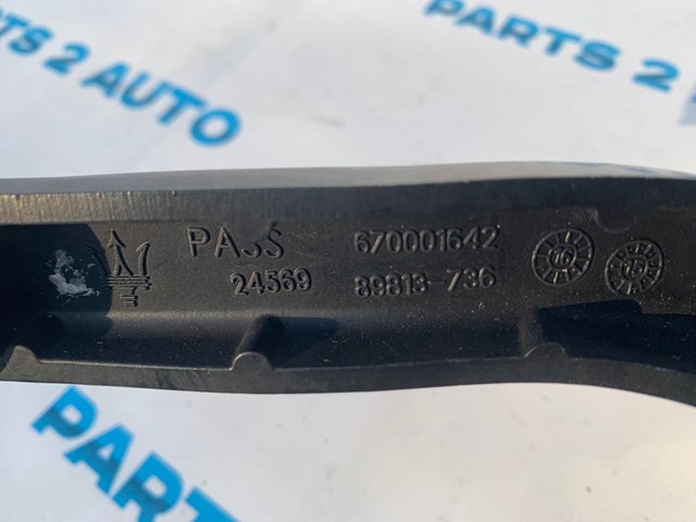 670001642 Maserati Поводок дворника