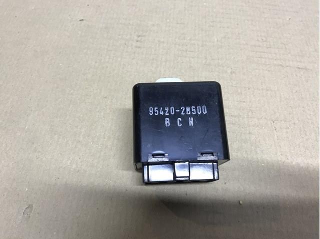  Реле дворников Hyundai Santa Fe 2