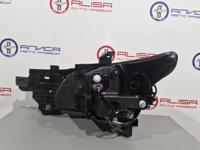 TM52510K0 Mazda Фара передняя правая