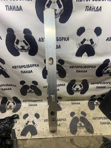 Усилитель переднего бампера  BMW 51117371990