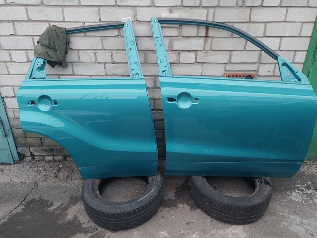 6800154P01000 Suzuki Дверь передняя правая
