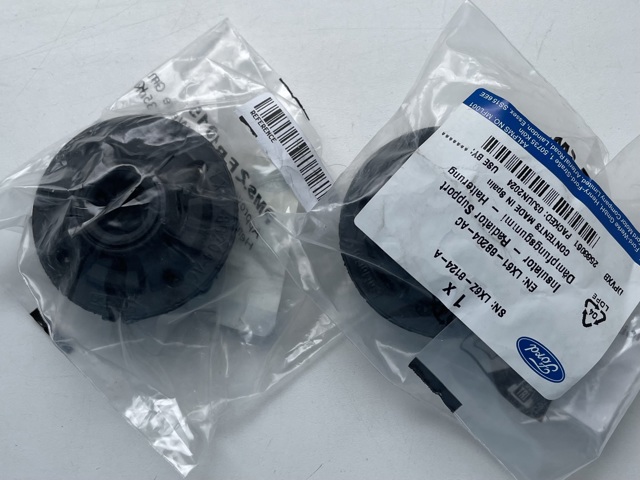 Подушка радиатора нижняя LX6Z8124A Ford