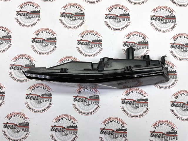 Повторитель поворота на крыле правый Porsche 9J1953042H цена, от 161.04 USD