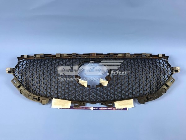 Решетка радиатора KB8A50719A Mazda