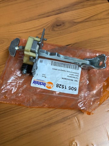 5051528 Autotechteile Ограничитель открывания двери