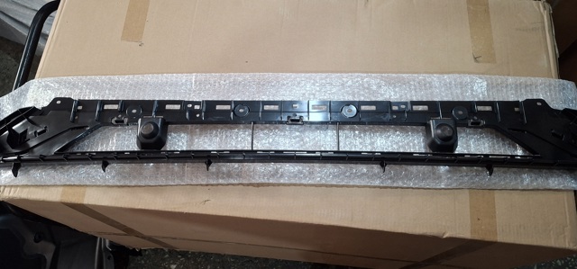 Решетка бампера переднего центральная VAG 80A807647H9B9 цена, от 203.11 USD