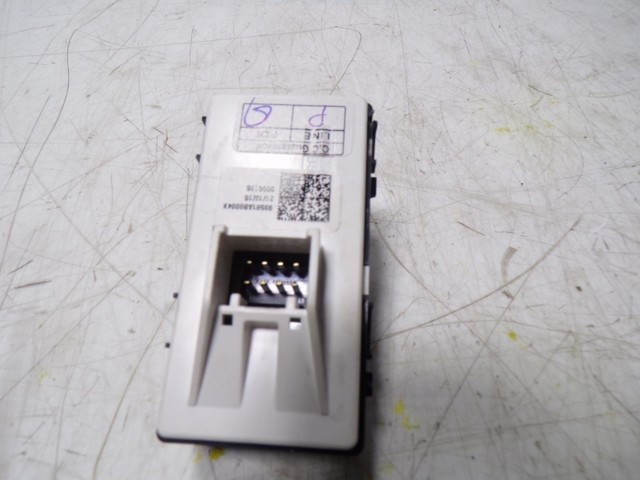 Кнопка включения мотора стеклоподъемника задняя Hyundai/Kia 93581AB0004X