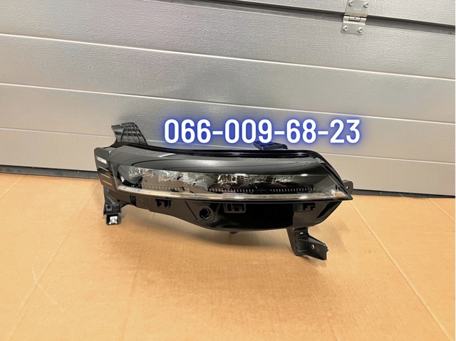 Купить 260102443R Renault (RVI) Фара основная правая