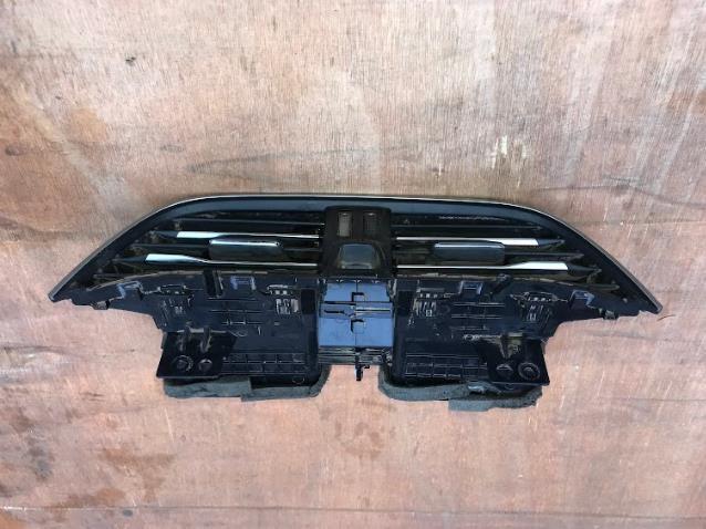 Решетка вентиляции салона на "торпедо" Ford JX7Z19893AAE цена, от 11.29 USD