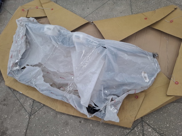 Suporte do radiador montado (painel de montagem de fixação das luzes) Polcar 411304 preço, a partir de 107,14 USD