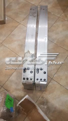 Усилитель переднего бампера  MarkBest MRB92427