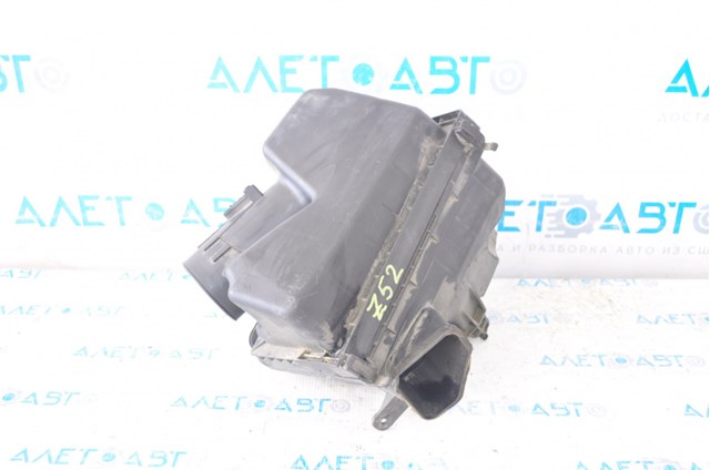  Корпус воздушного фильтра Nissan/Infiniti 165003JA0A