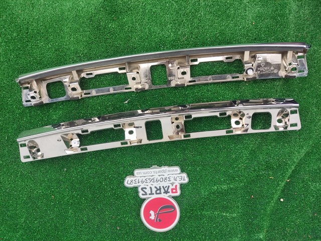 Moldura de tampa de porta-malas para Toyota Corolla (E21)