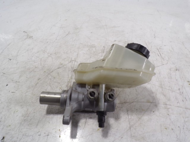 LR061403 Land Rover Цилиндр тормозной, главный