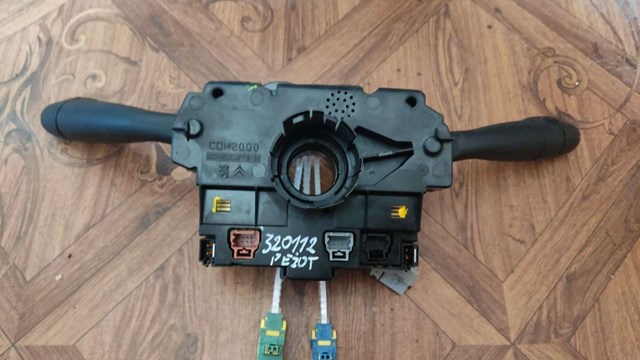 Comutador instalado na coluna da direção, montado 96605656XT Peugeot/Citroen