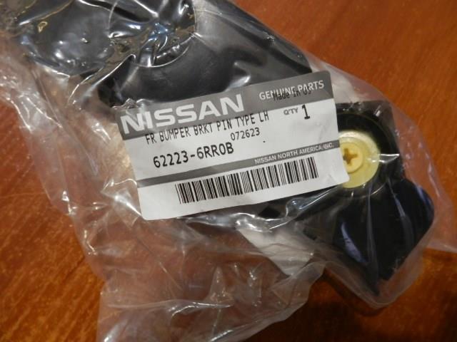 Кронштейн бампера переднего левый 622236RR0B Nissan/Infiniti