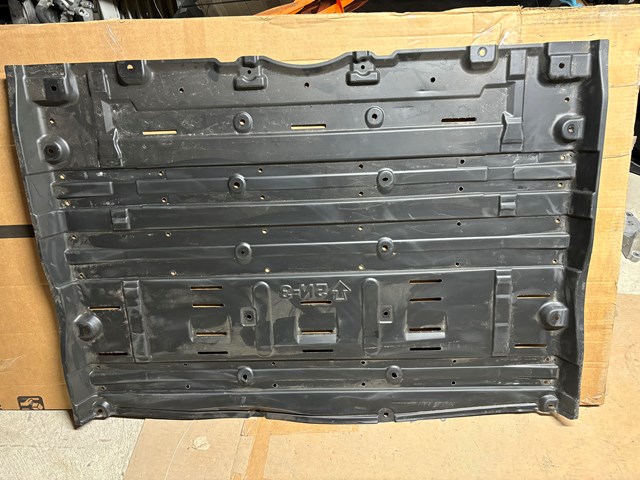 748N25SN0A Nissan/Infiniti Кожух пола (крышки люков пола)