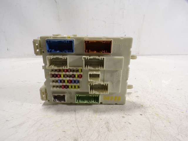2443670 Ford Монтажный блок предохранителей