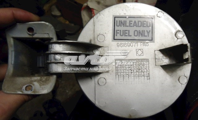 Дверка бензобака на Daewoo Nexia II N150