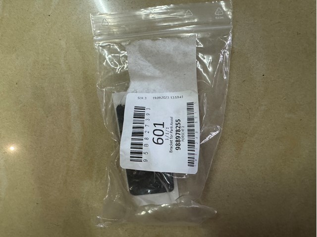 95B827393 Porsche 