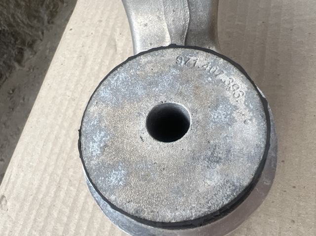 Правый рычаг передней нижней подвески VAG 9J1407152G цена, от 456.07 USD
