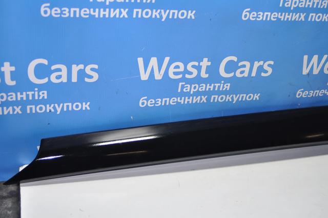 Накладка двери передней правой вертикальная LR077217 Land Rover