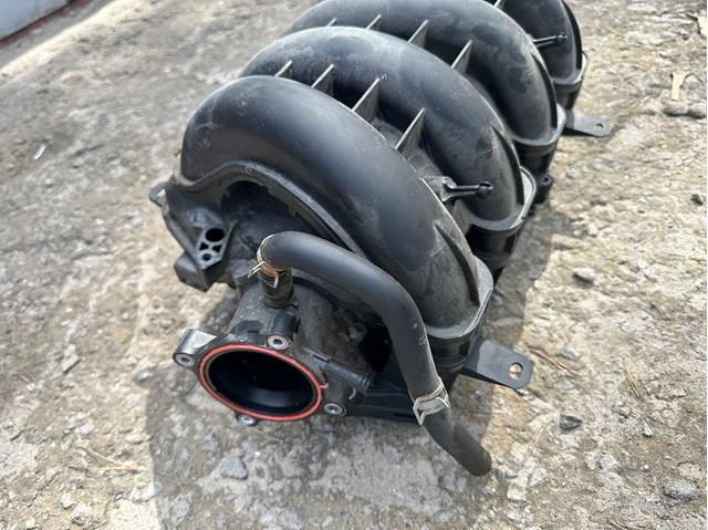 PE2713100 Mazda Коллектор впускной