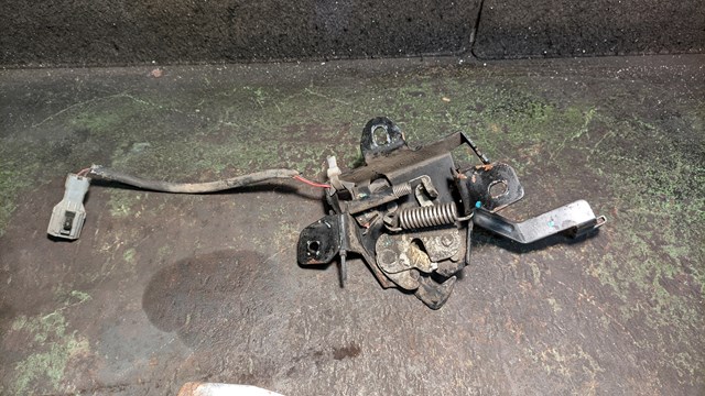 Замок капота 1068002002 Geely