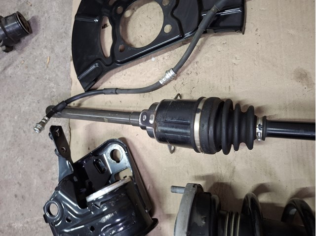 FD052550X Mazda Полуось передняя, правая