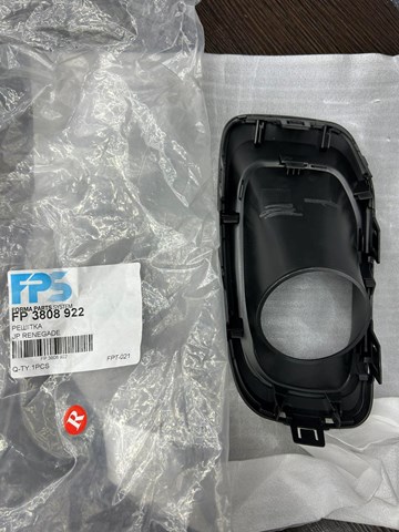 Заглушка (решетка) противотуманных фар бампера переднего левая FP3808922 FPS